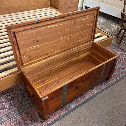 Vintage Farmhouse Chest w/Wheels C TRUNKS