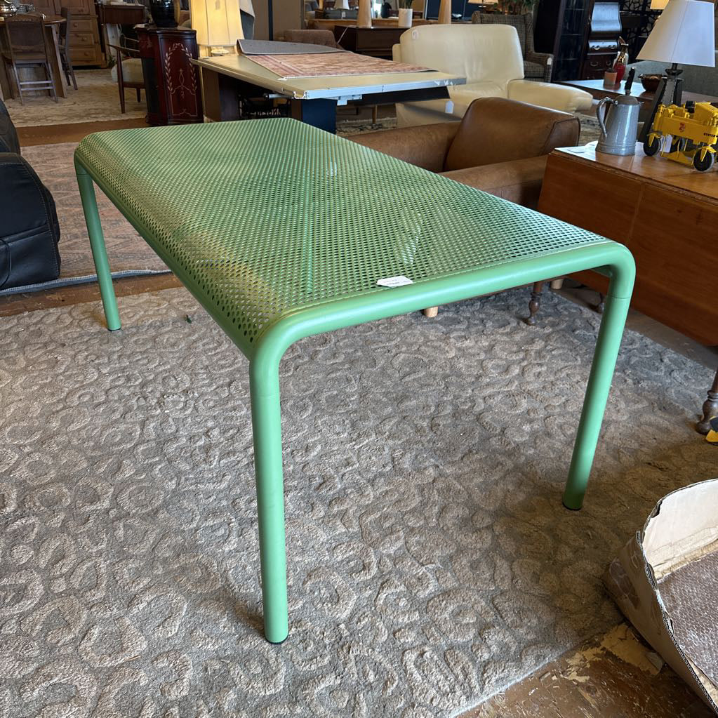 Perf Dining Table