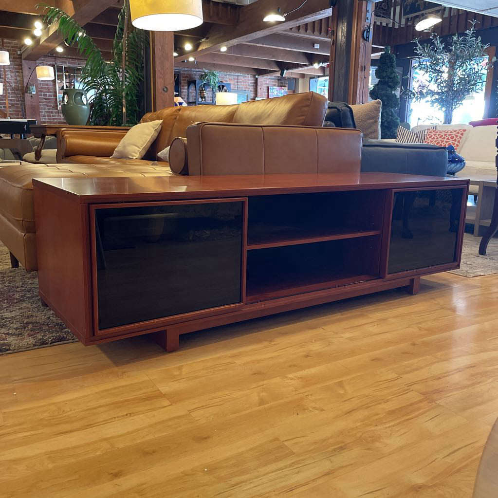 BDI Cirrus Media Console