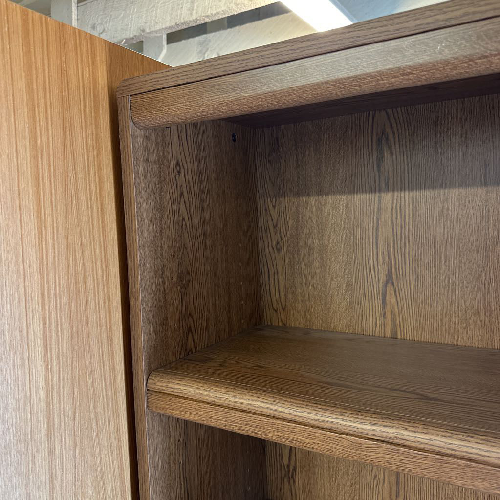 Simple Bookshelf