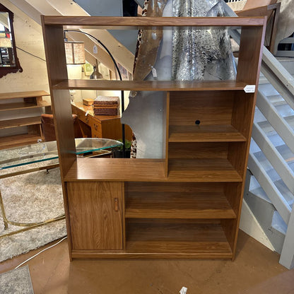Asymmetric Media Unit C MEDIA STANDS
