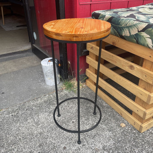 Pine Top Round Metal Base Plant Stand
