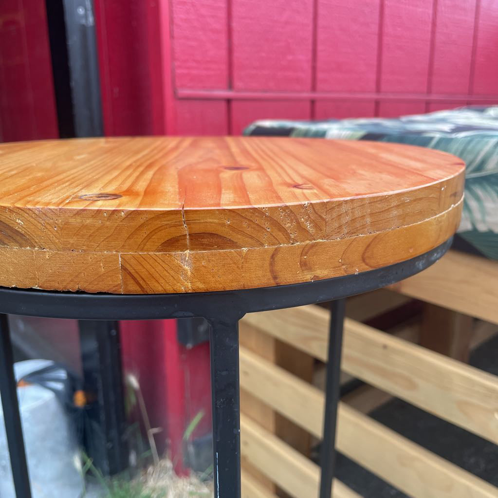 Pine Top Round Metal Base Plant Stand