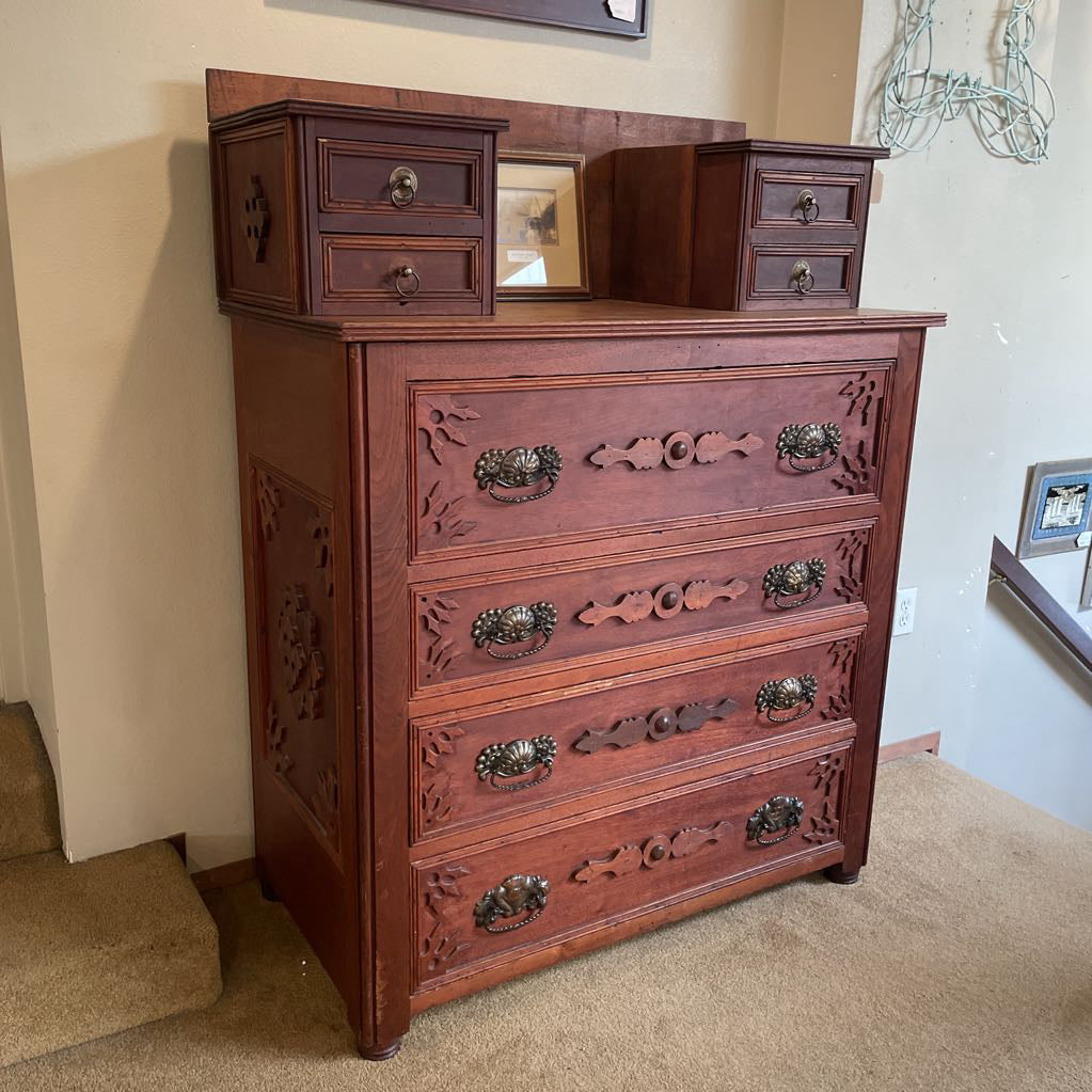 Vintage Handmade 4 Drawer Chest w/ Photo of Craftsmen