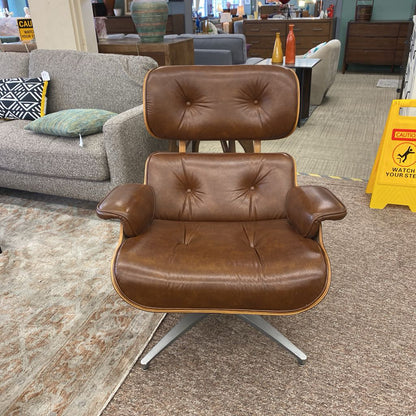 Vintage CremBrulee Oak EAMES Style Recliner & Ottoman