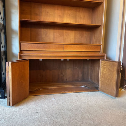 Drexel Parallel Hutch