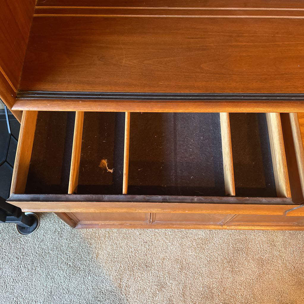 Drexel Parallel Hutch