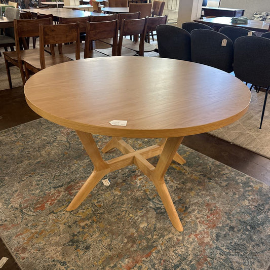 Grete Dining Table