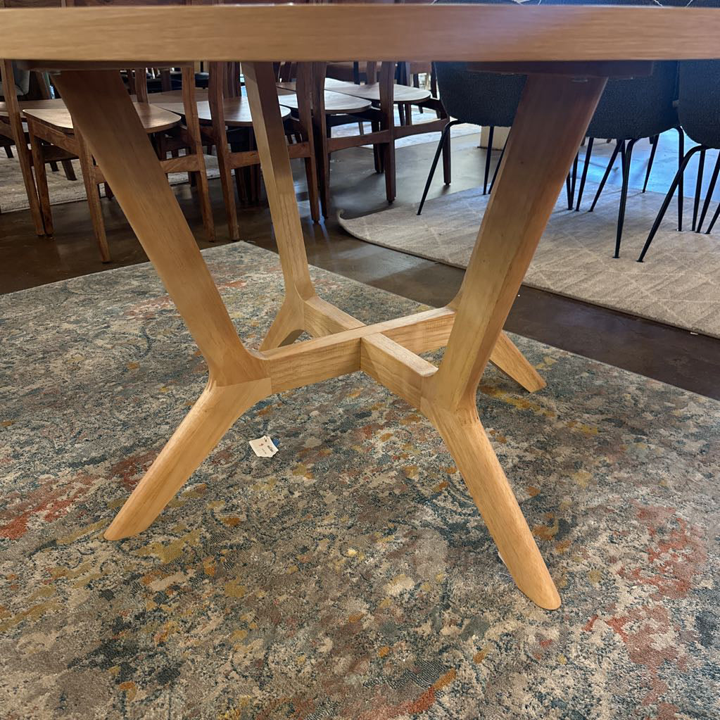 Grete Dining Table