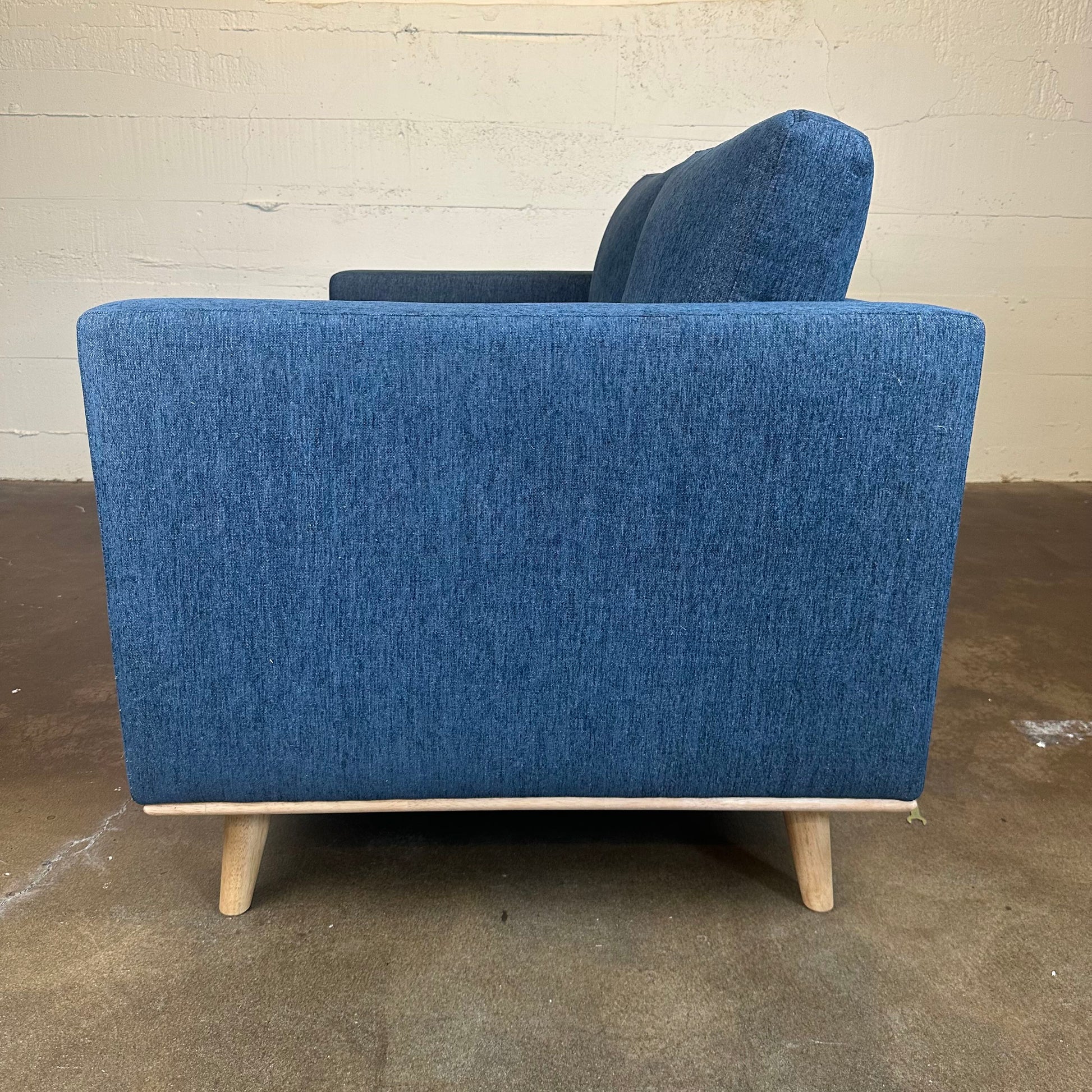 Alba Blue Moon Loveseat U LOVESEATS