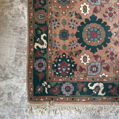 Green and Tan Traditional Wool Rug