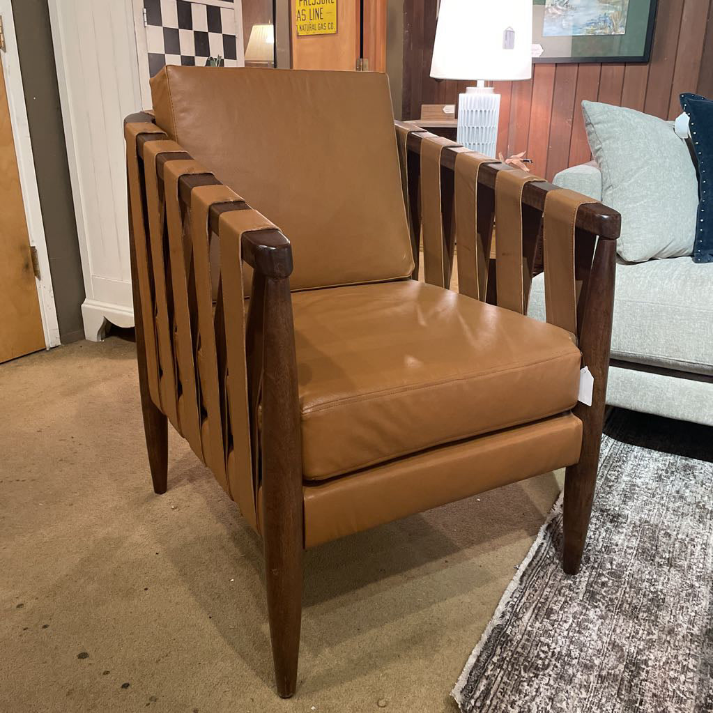 Daghelle Chair