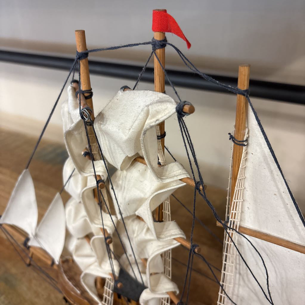 Model Boat UNIQUE FINDS