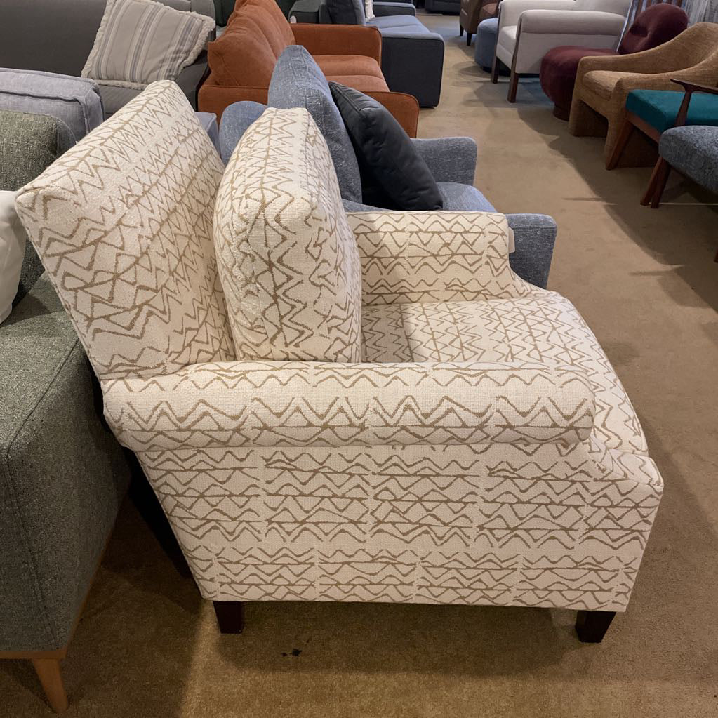 Stickley White w/ Triangle Pattern Accent Chair U ACCENT CHAIRS