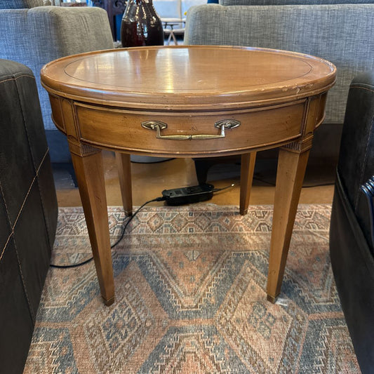 Traditional Round 1 Drawer End Table C SIDE TABLES