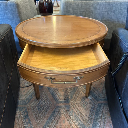 Traditional Round 1 Drawer End Table C SIDE TABLES
