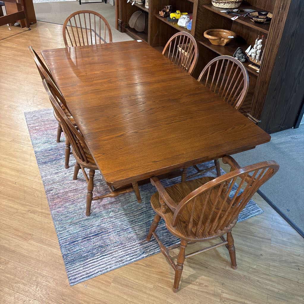 Vintage Oak Dining Table w/ Two Leaves & Set of 6 Dining Chairs