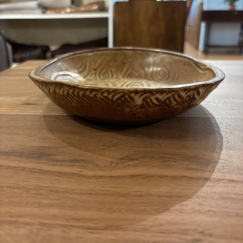 Spiral Pattern Wood Carved Catch All Tray