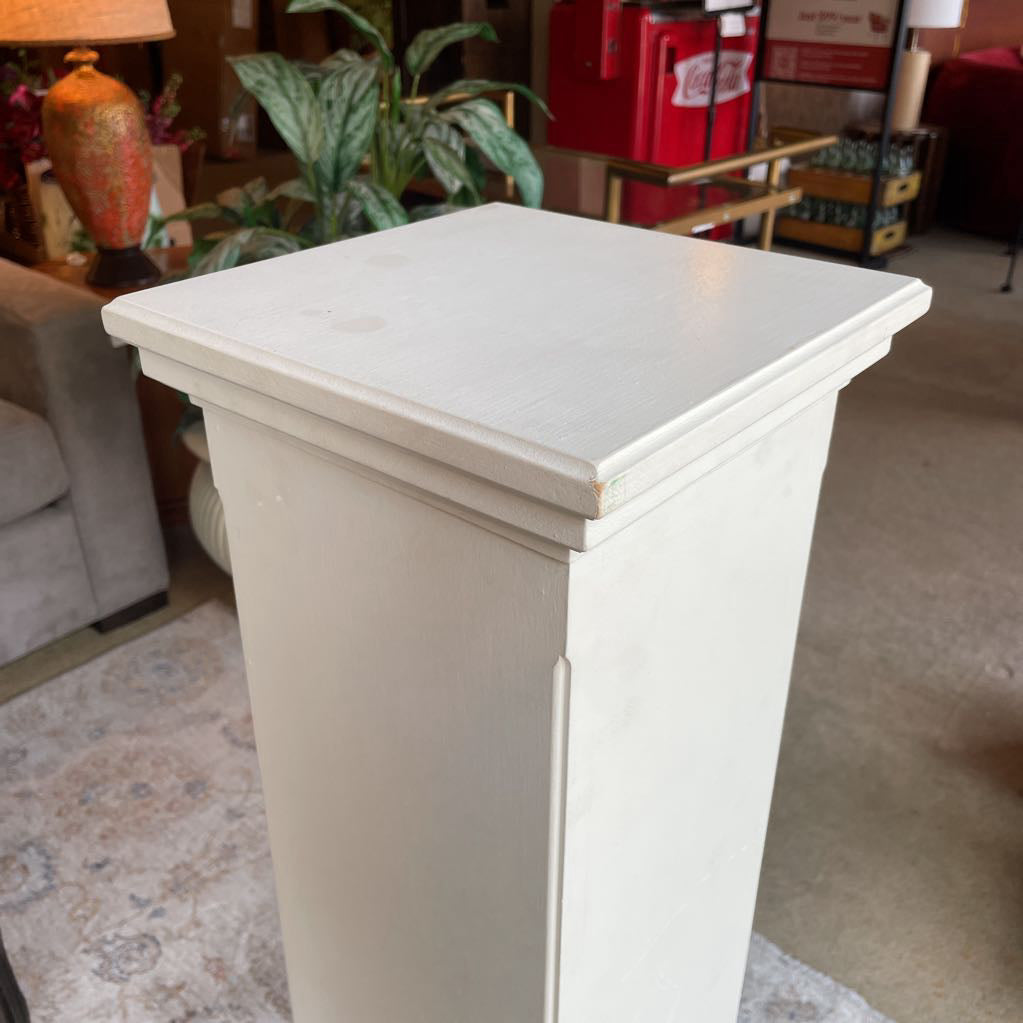 White Column Stand