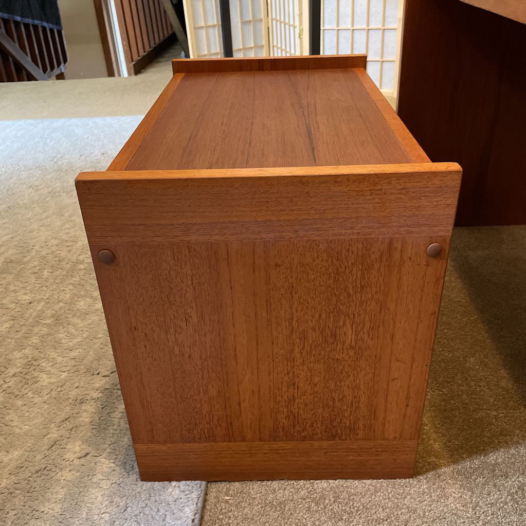 Teak Lift Top Vanity with Stool AS IS C VANITIES