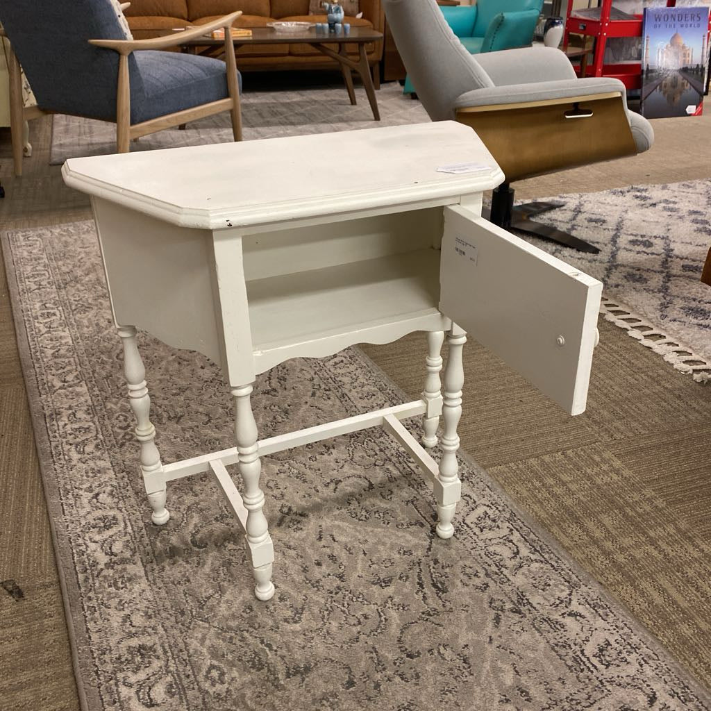 Vintage White Angled Side Table w/Turned Legs