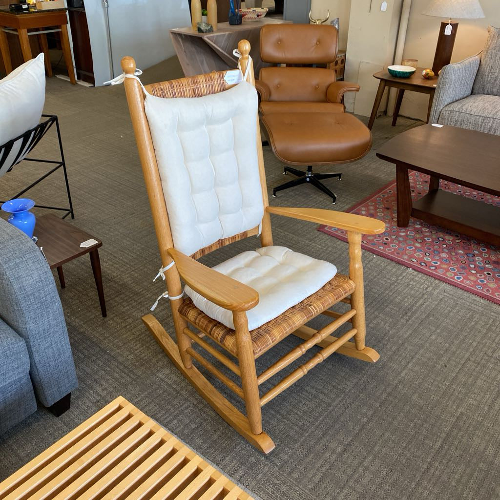 CAROLINA ROCKER Kennedy Style Rocker w/Cushions