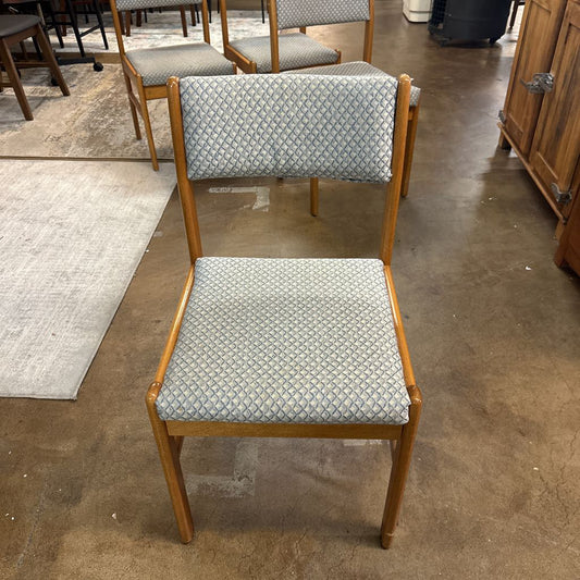 Set Of 4 Diamond Pattern Dining Chairs C DINING CHAIRS