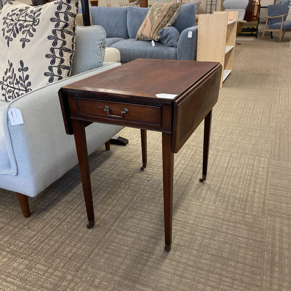 Classic Dropleaf Occasional Table
