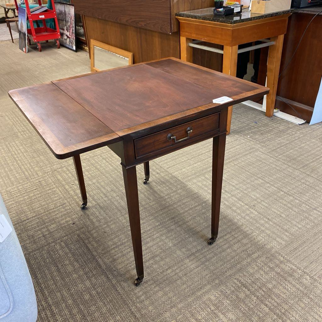 Classic Dropleaf Occasional Table
