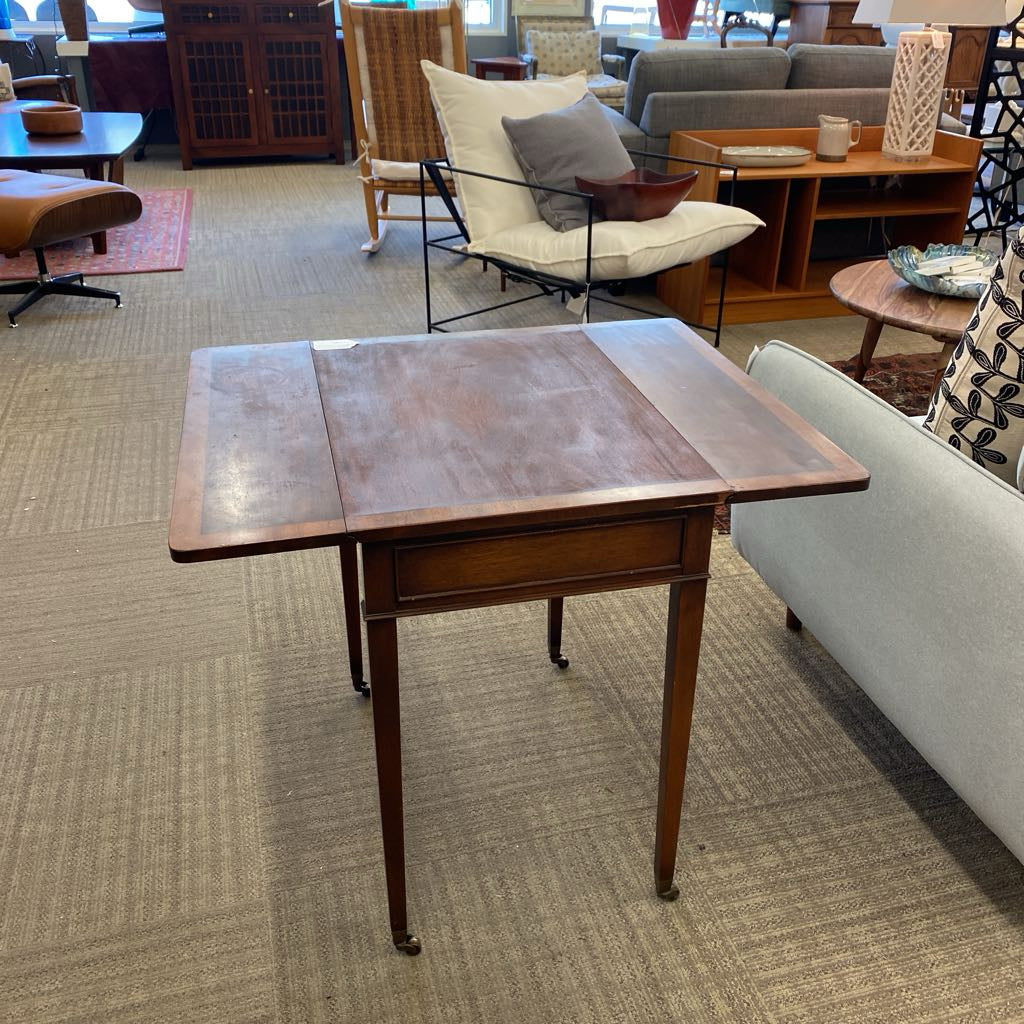 Classic Dropleaf Occasional Table