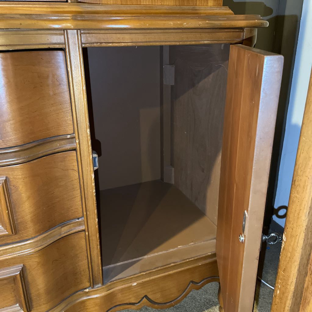 Bassett Maple Vintage China Hutch
