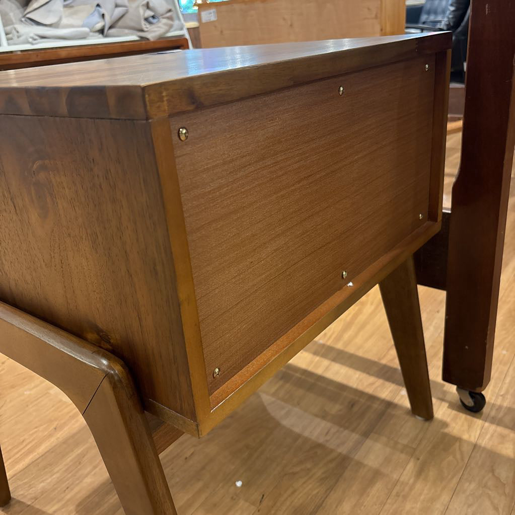 Scandi-Retro Nightstand C NIGHTSTANDS