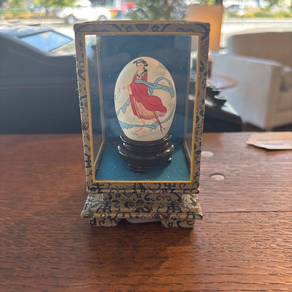 Hand Painted Egg w/Display Case SMALLS