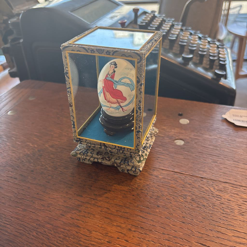 Hand Painted Egg w/Display Case SMALLS