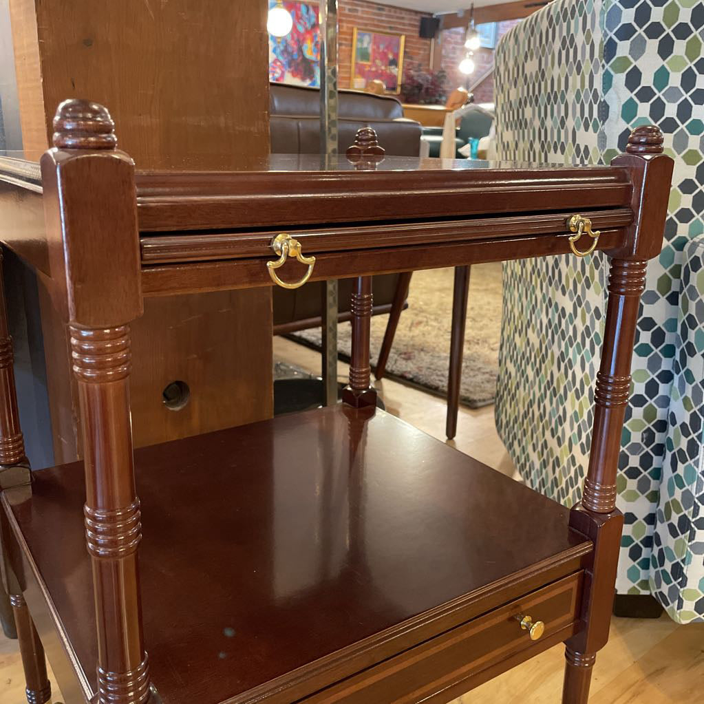 Mahogany Regency End Table w/ Gold Accents C SIDE TABLES