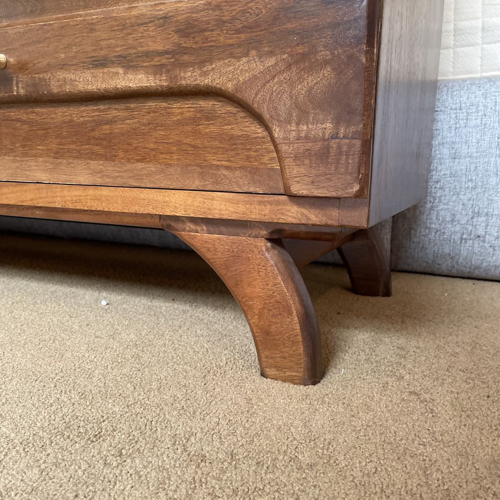Pirogue Dresser C LOWBOYS