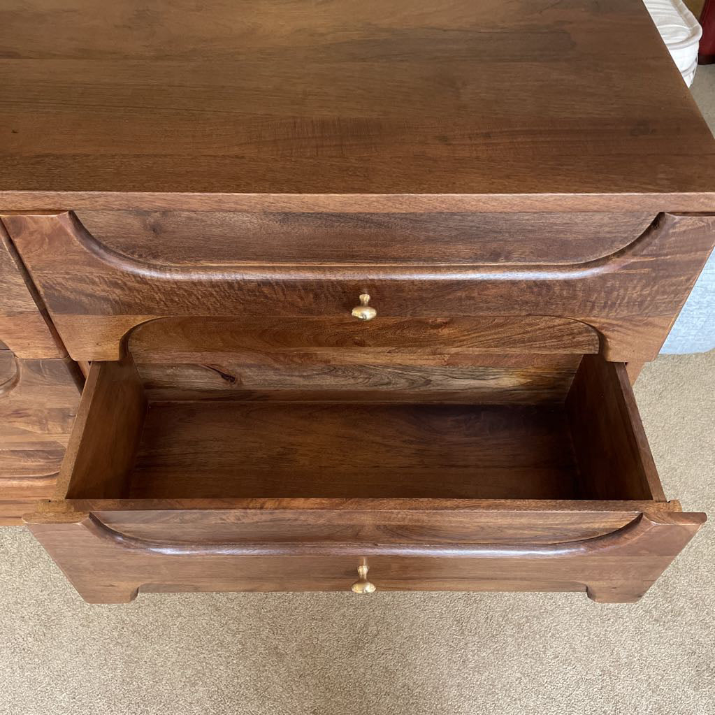 Pirogue Dresser C LOWBOYS