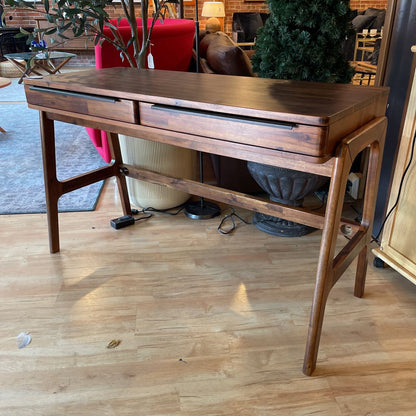 Scandi-Retro Desk