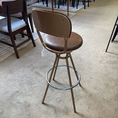 MC Swivel Stool