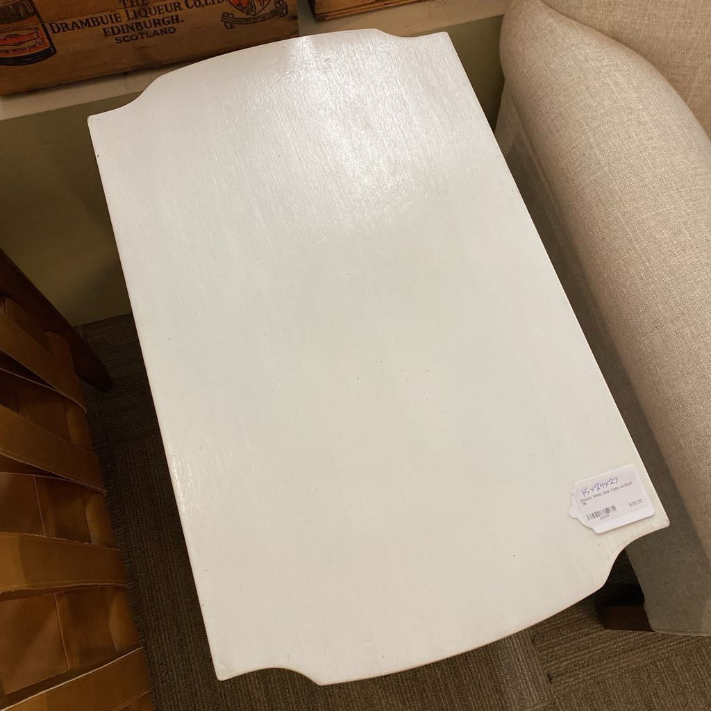 Classic White Side Table w/Shelf C SIDE TABLES