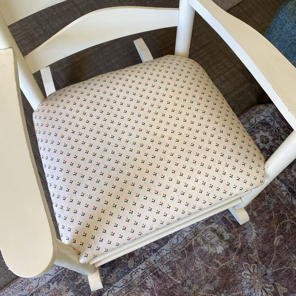 Classic White Ladder Back Rocker U ACCENT CHAIRS