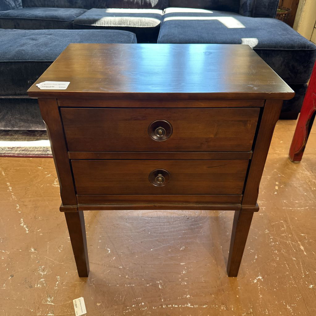 Traditional 2 Drawer Nightstand