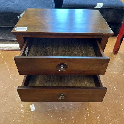 Traditional 2 Drawer Nightstand