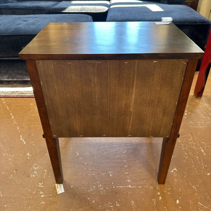 Traditional 2 Drawer Nightstand
