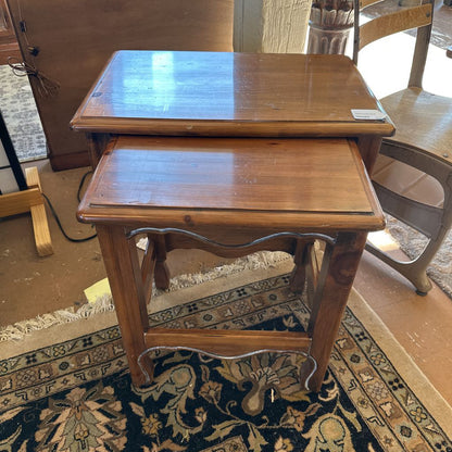 Traditional Nesting Table