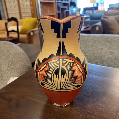 SW Scalloped Edge Vase