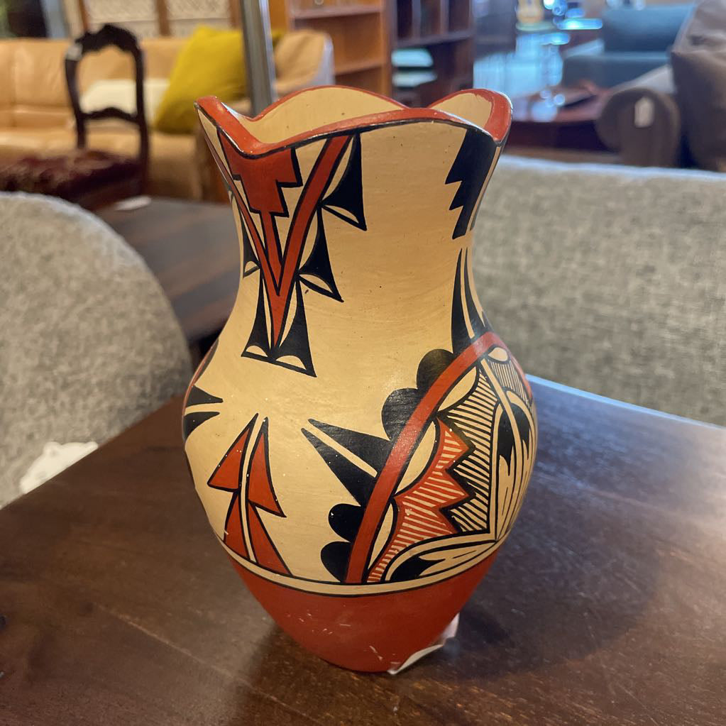 SW Scalloped Edge Vase