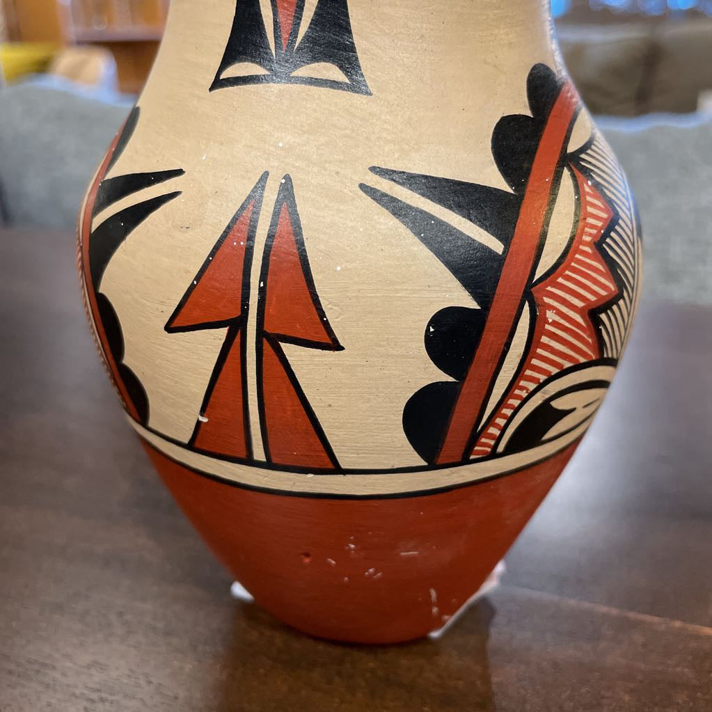 SW Scalloped Edge Vase
