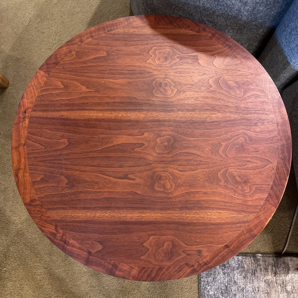 Lane Hexagon Round Top End Table C SIDE TABLES