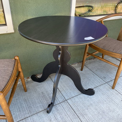 Faux Turned Silhouette Bistro Table